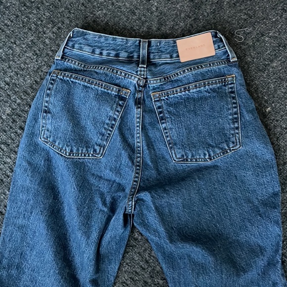 Everlane Curvy ‘90s Cheeky Straight Jean - Picture 5 of 6
